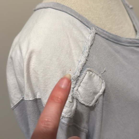 We The Free - Gene Henley Distressed V-Neck Pocket Blue Oversized Shirt - Large - Picture 8 of 13